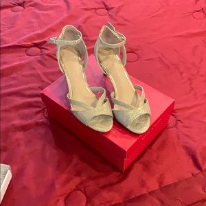 Size 10 homecoming or special event 3 inch heels